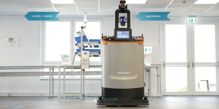 FTS für Paletten sind eine flexible Lösung zur Materialflussautomatisierung in Lager- und Produktionsumgebungen.