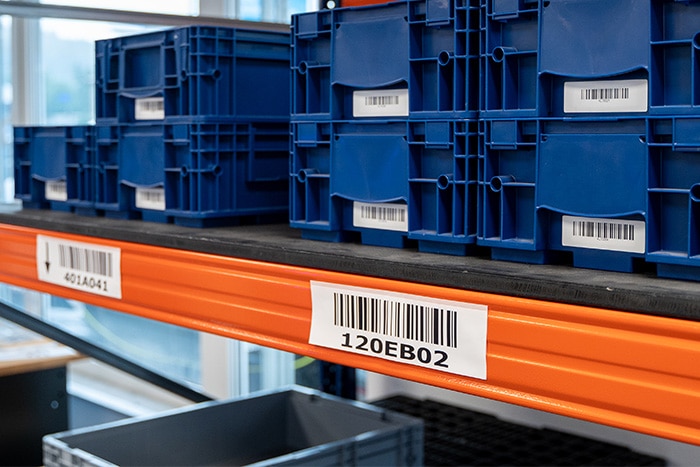 Regaletiketten mit Barcode für einzelne Regallagerplätze zur effizienten Lagerplatzkennzeichnung