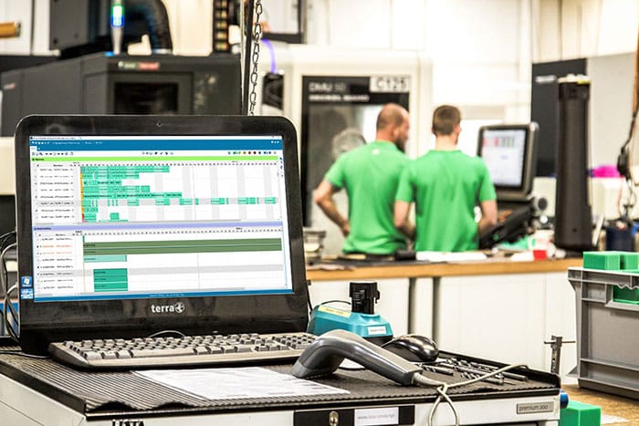 Automatisierung in der Industrie bezeichnet den Einsatz von Technologien und Maschinen, um Arbeitsprozesse zu automatisieren und zu optimieren. Automatisierung in der Industrie bezeichnet den Einsatz von Technologien und Maschinen, um Arbeitsprozesse zu automatisieren und zu optimieren.