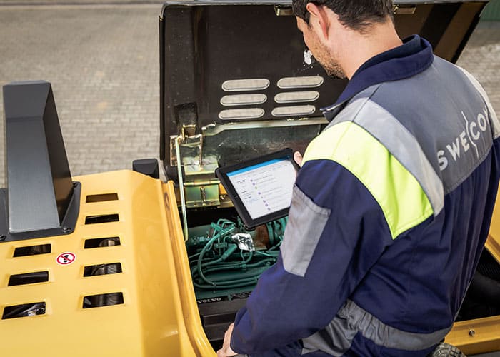 L-mobile, elektronische Plantafel kommuniziert mit der mobilen Service App im Außendienst