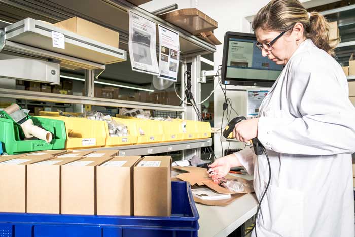 Effizient gelöst: Mit der digitalen Packstückverwaltung für MS Dynamics 365 Business Central / NAV (Navision) wird die Kommissionierung und Versandabwicklung deutlich vereinfacht und beschleunigt.