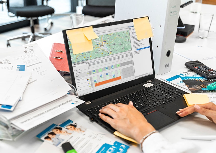 L-mobile, Gründe für einen Wechsel zu einer neuen Field Service Management Software, manuelle Tätigkeiten trotz Digitalisierung, Papierchaos trotz zentraler Software