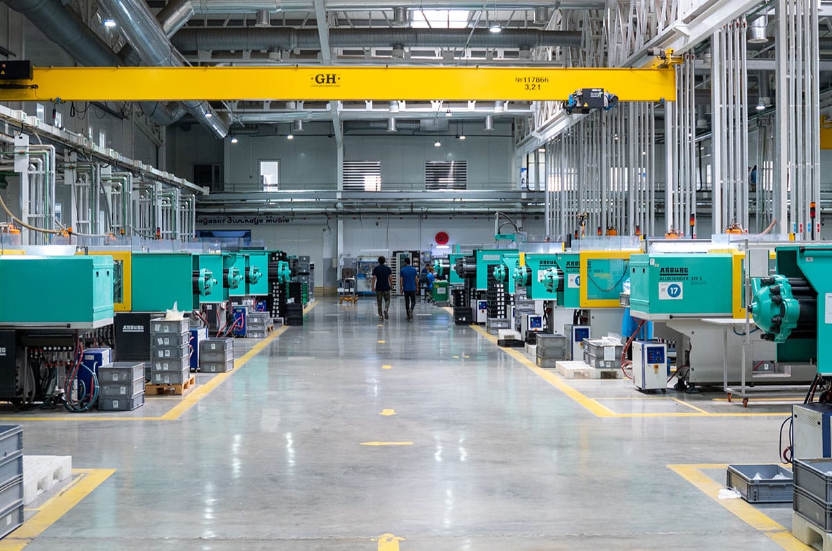 Die Automatisierung in der Industrie spielt eine zentrale Rolle, um die Herausforderungen in Lager und Produktion erfolgreich zu meistern.
