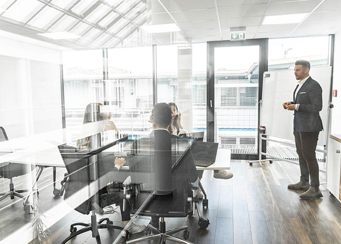 Für einen digitalen Field Service im Maschinenbau sollten zunächst im Team Ziele definiert werden