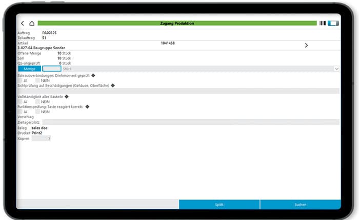 qualitatesdatenerfassung-pruefpositionen Ansicht der Qualitätsdatenerfassung (QDE) im Produktionsmodul mit einem aktiven Prüfplan, der die erforderlichen Qualitätsprüfungen während eines Arbeitsgangs für einen Fertigungsauftrag zeigt