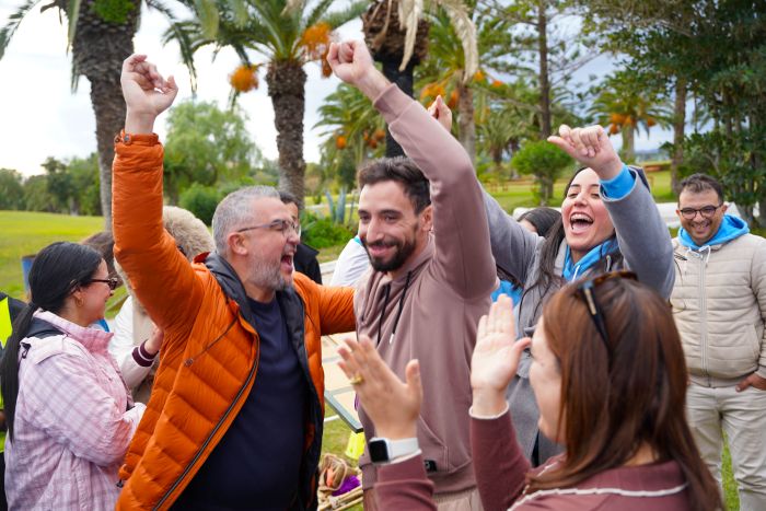 Teamfoto L-mobile Nabeul Mitarbeitende in Tunesien L-mobile Nabeul