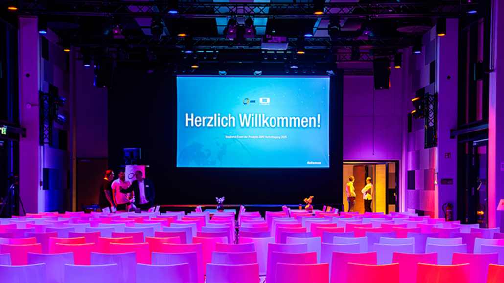 L-mobile Veranstaltungen - Digitalisierungs-Event - Präsenz-Event - Vortragsraum Digitalisierungs-Events der L-mobile online oder Präsenz | Nehmen Sie an unseren Industrie-Events und Events für Digitalisierung im Lager und Field Service teil