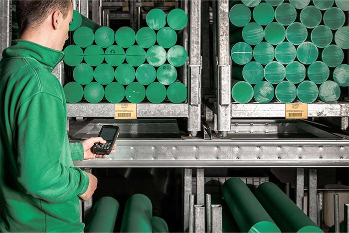 Abwicklung einer digitalen Inventur mit Hilfe von Barcodescannern im Lager Abwicklung einer digitalen Inventur mit Hilfe von Barcodescannern im Lager