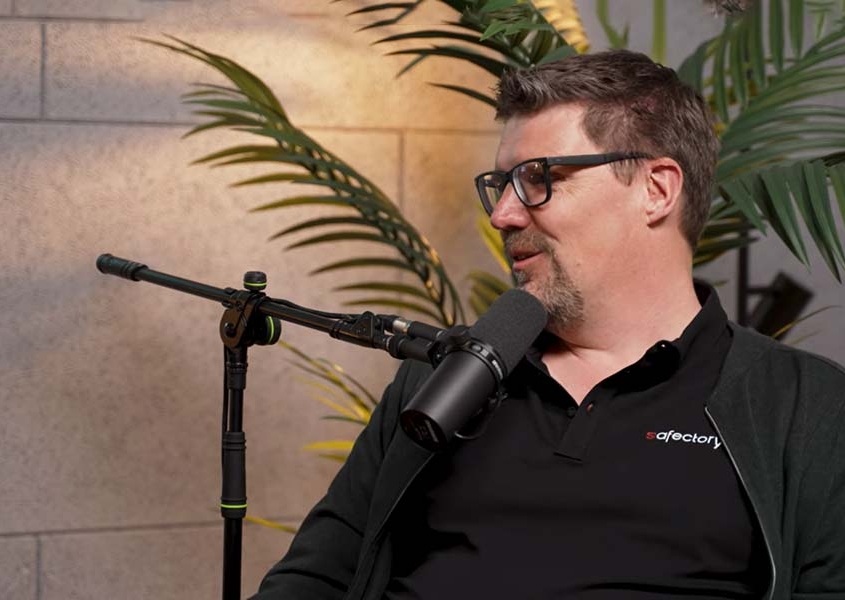 Positionsdaten bestimmen durch Asset Tracking mit Bluetooth Low Energy - Podcast mit Andreas Gaufer, CTO von safectory Positionsdaten bestimmen durch Asset Tracking mit Bluetooth Low Energy - Podcast mit Andreas Gaufer, CTO von safectory