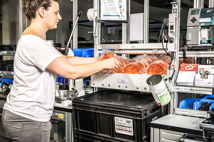 Werkzeug und Material einfach orten durch Asset Tracking mit Bluetooth Low Energy (BLE) Werkzeug und Material einfach orten durch Asset Tracking mit Bluetooth Low Energy (BLE)