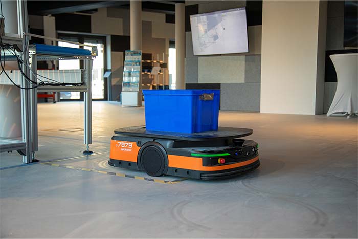 Fahrerloses Transportsystem (FTS) als Einstiegsprojekt für die Automatisierung im Mittelstand Fahrerloses Transportsystem (FTS) als Einstiegsprojekt für die Automatisierung im Mittelstand
